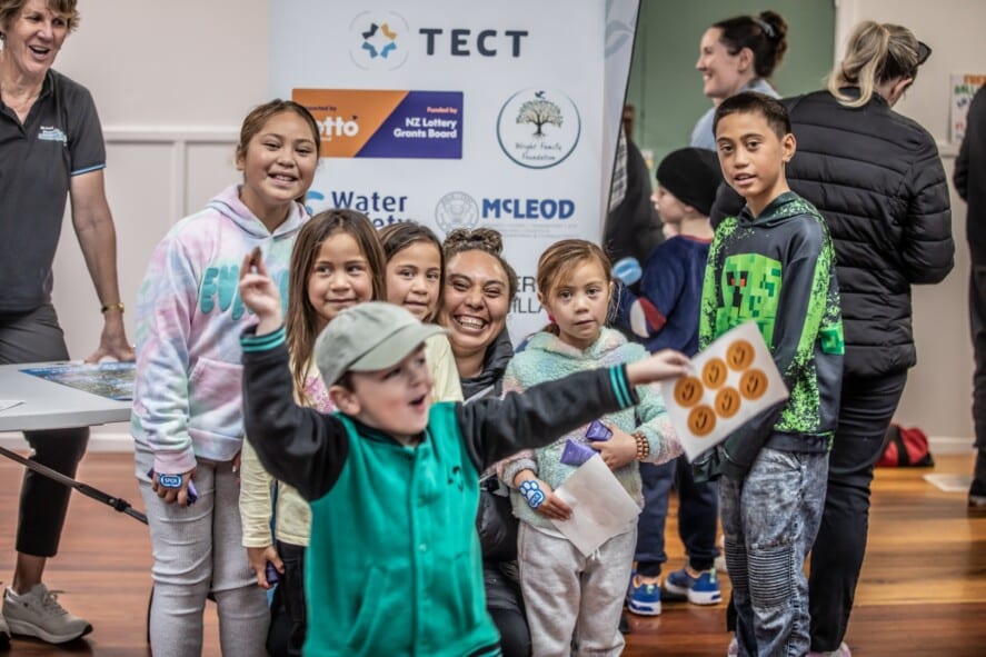 Rain Can't Dampen Spirits at Sirens and Servi — Troppo NZ